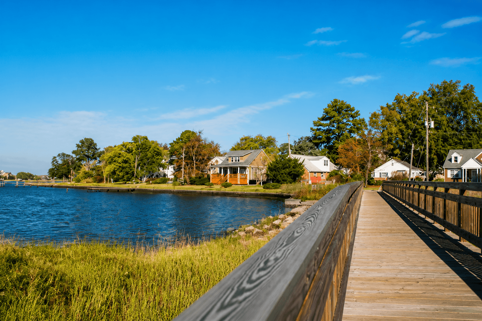 Waterfront homes in Larchmont, Norfolk