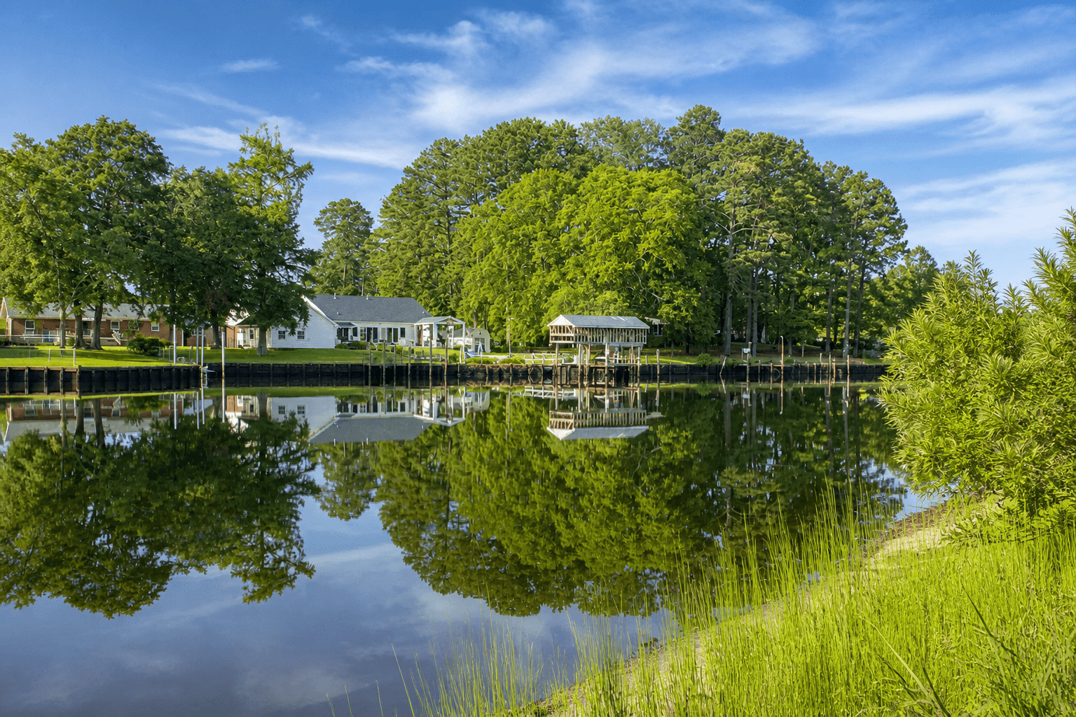 Creekside water-access homes in Deep Creek, Chesapeake